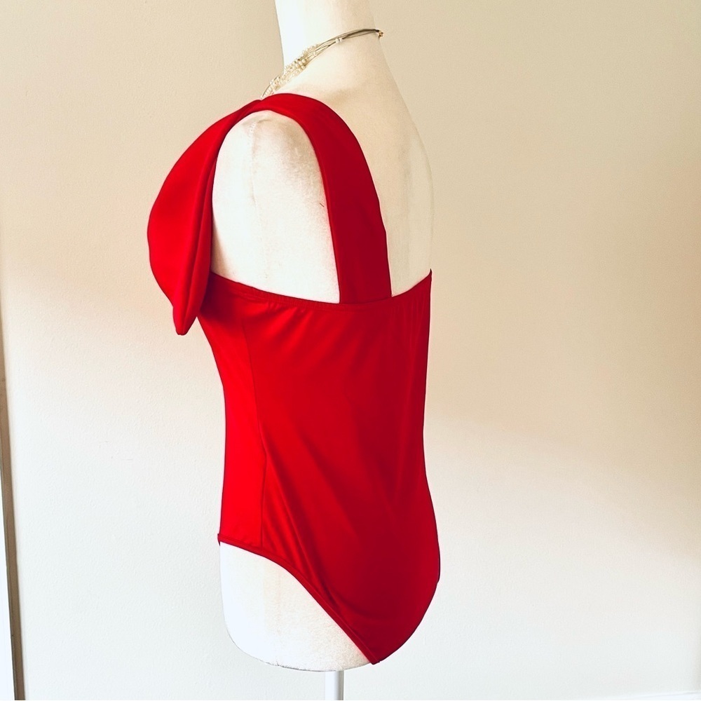 ❤️ Sexy & Chic Red One-Shoulder Bow Front Bodysuit – Size L 💃✨ - Picture 10 of 12